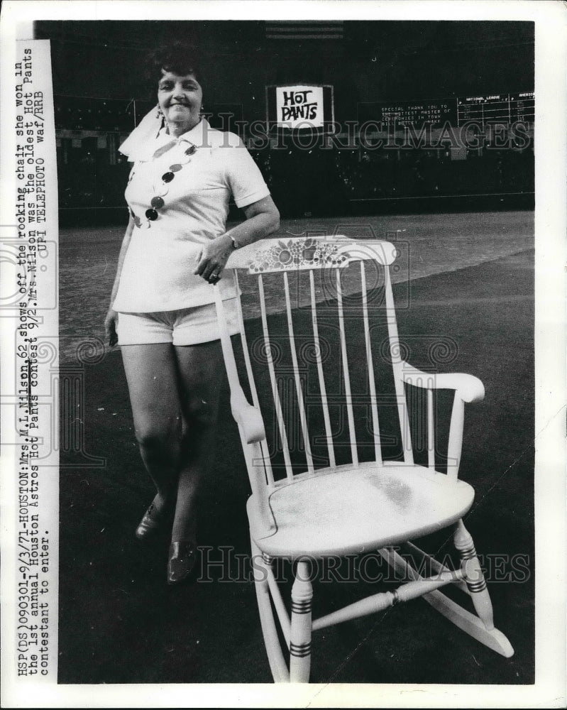 1971 Mrs M.L. Nilson, Rocking Chair Houston Astros Hot Pants Contest - Historic Images