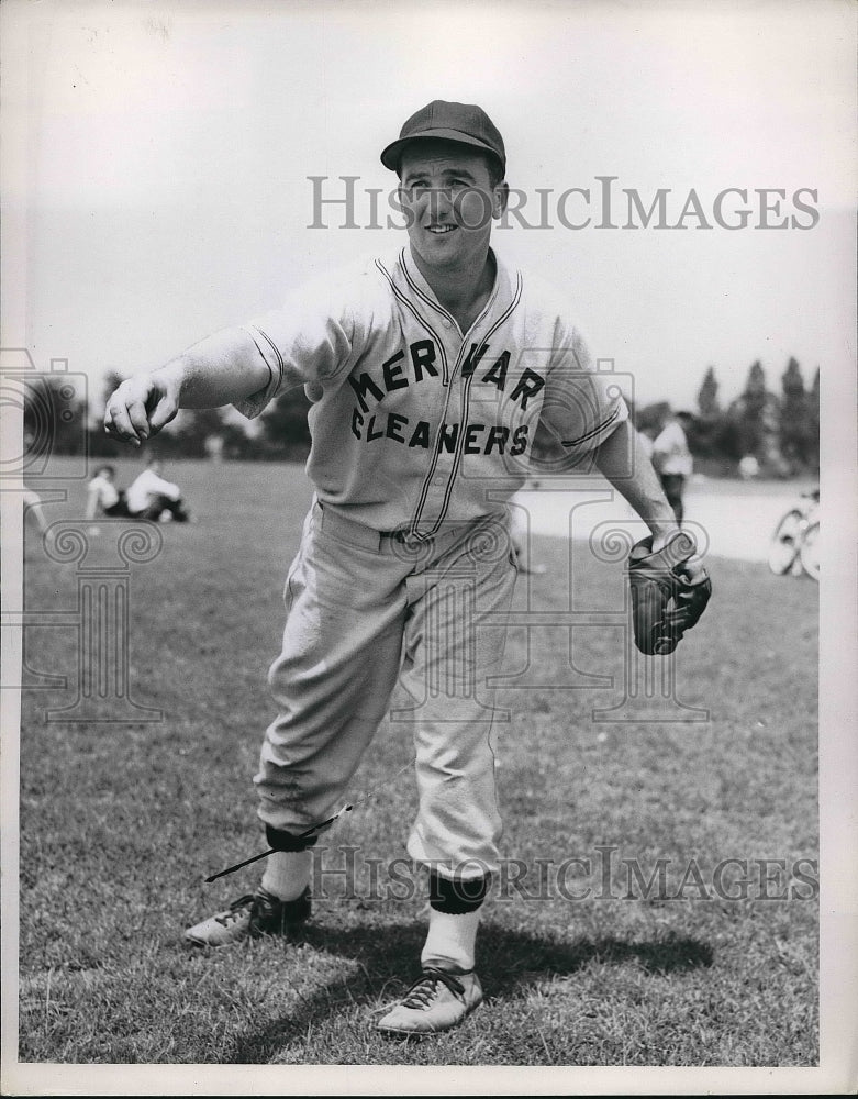 Press Photo Al Kovacic Outfield Mervars - Historic Images