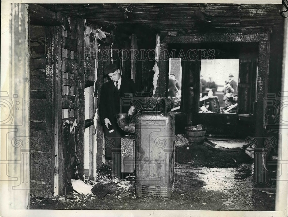 1939 Press Photo Living Room of Mr.&amp; Mrs. Worthley destroyed by fire.-Historic Images