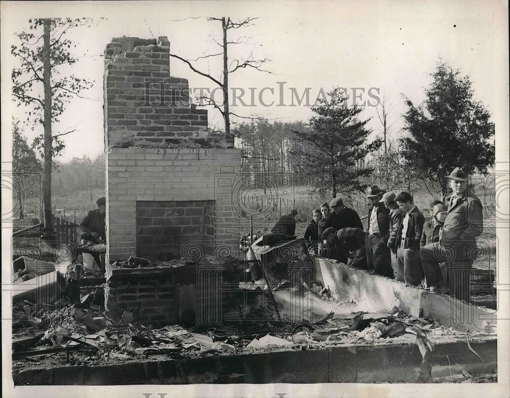 1939 Father &amp; 7 Children Die in Fire  - Historic Images