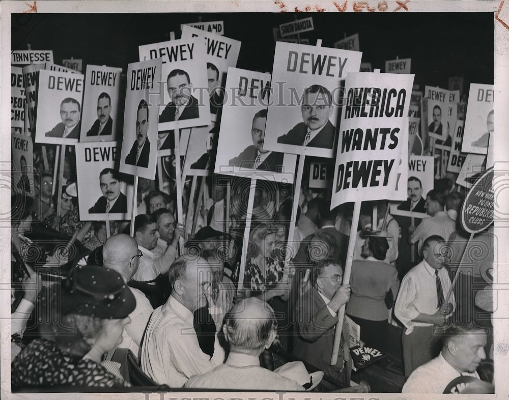 1944 GPO Natl convention, Gov D Griswold nominates Deyey  - Historic Images