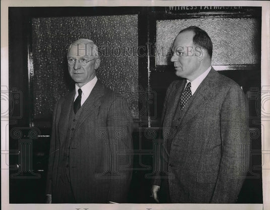 1936 Eldridge Stine & Albert Osborn, hand writing experts at a trial - Historic Images