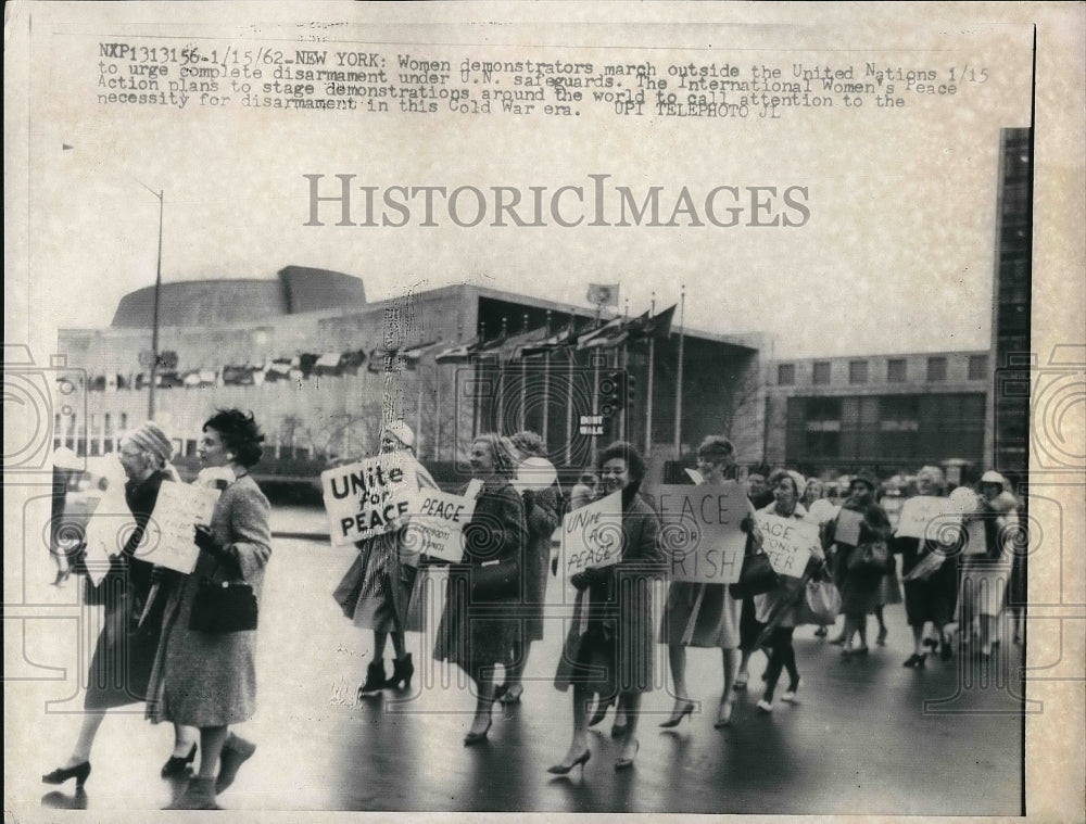1962 Women Demonstrators for Disarmament, United Nations, New York - Historic Images