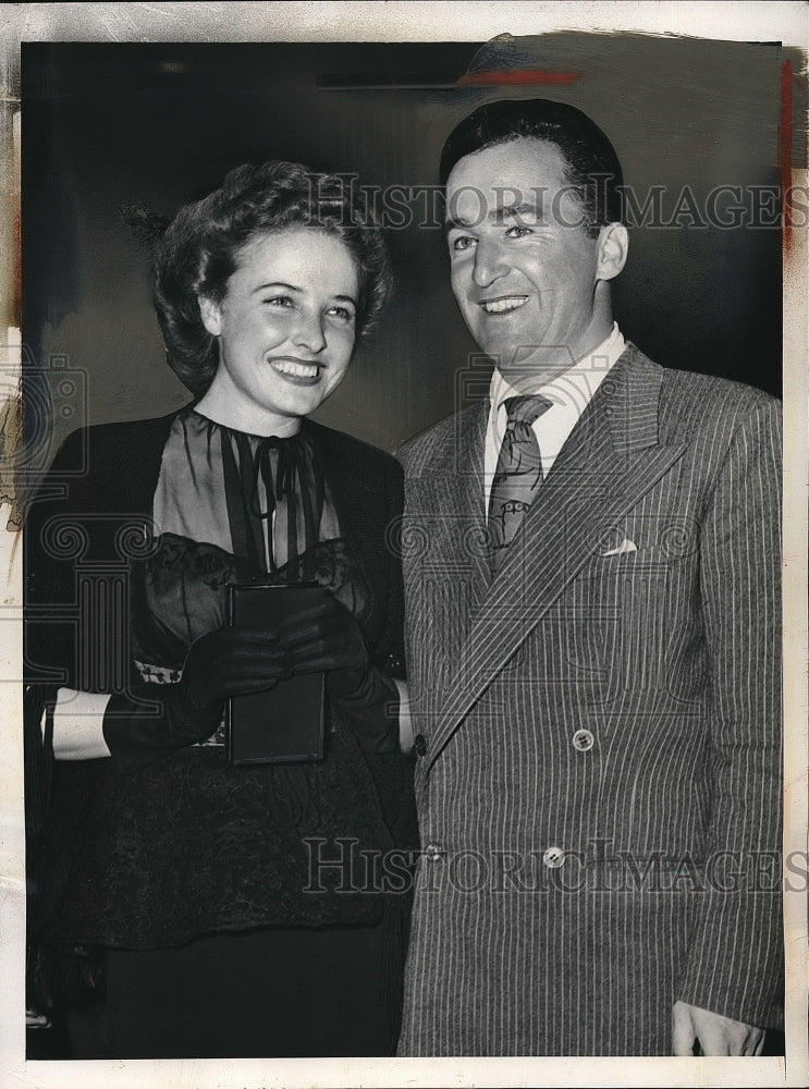 1946 Actress Laraine Day with Partner Ray Hendricks  - Historic Images
