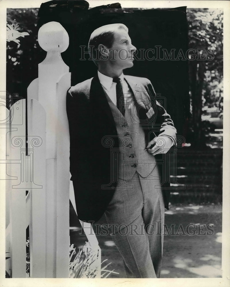 1960 Press Photo New sport suit combinations Joseph Cohen - nea97199 - Historic Images