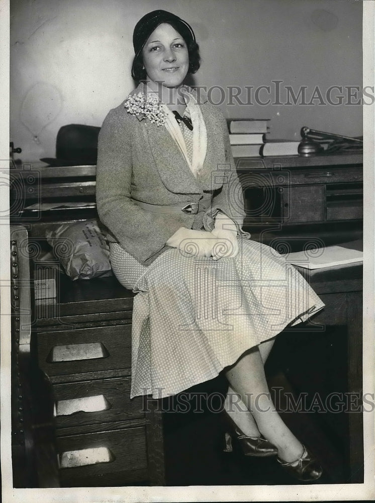 1932 Miss Lucille Strong arrested for theft in Chicago  - Historic Images