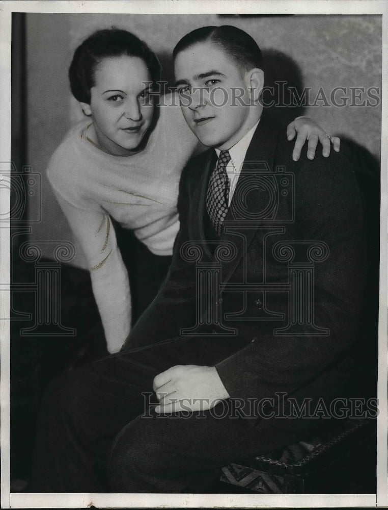 1934 George M. Sunday Jr. and bride Miss Dorothy Evelyn Barrick - Historic Images