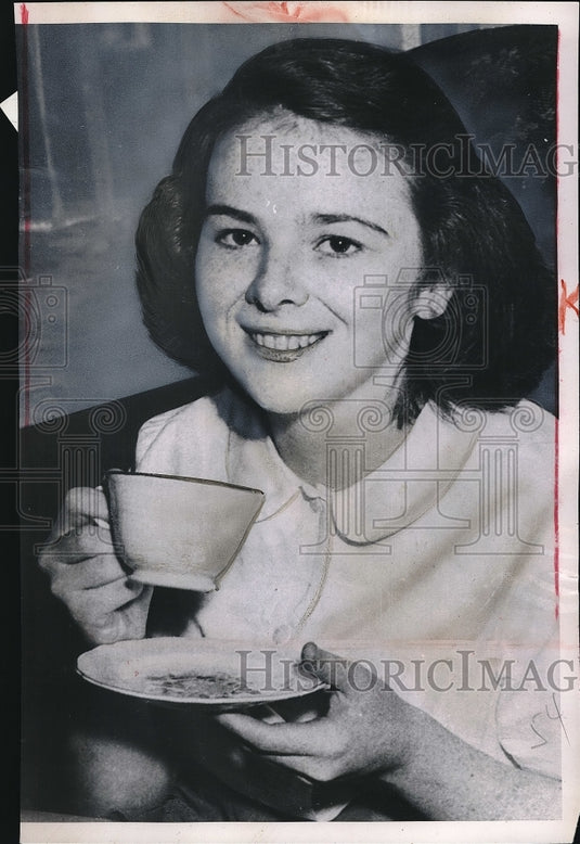 1952 Eileen Jeffrey New York Spending spree  - Historic Images