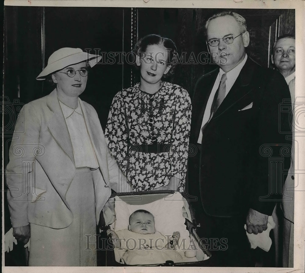 1936 Press Photo Hjalmar Peterson, Evelyn Carla Jeanette - nea97349 - Historic Images