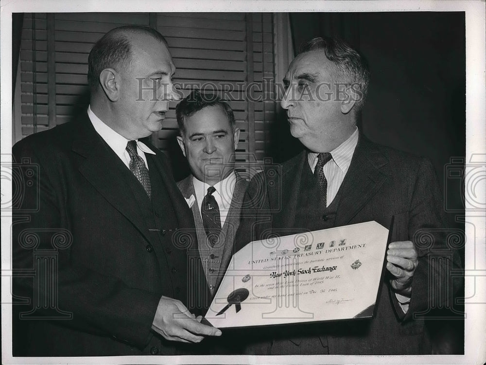 1946 Press Photo Secretary of Treasury Fred Vinson, Emil Schram, Morris Townsend - Historic Images