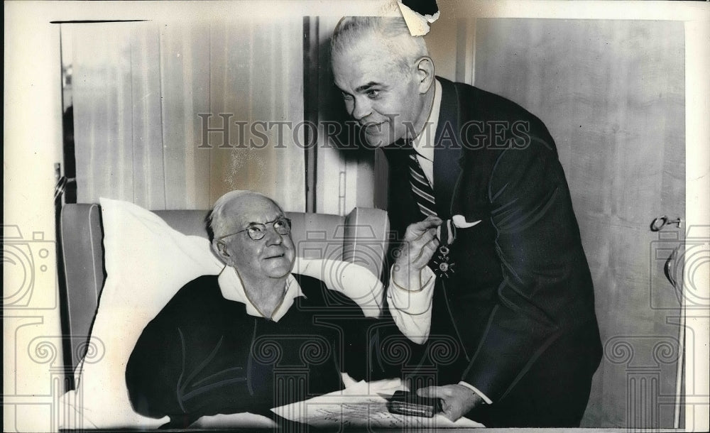 1958 Samuel Cardinal Stritch Awarding Dr. John Keeley Gold Medal - Historic Images