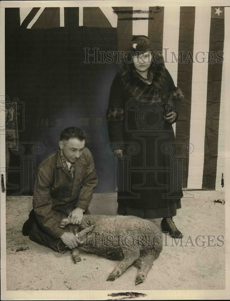 1935 Press Photo Mr &amp; Mrs Ohira DDronne &amp; a sheep - nea97512 - Historic Images