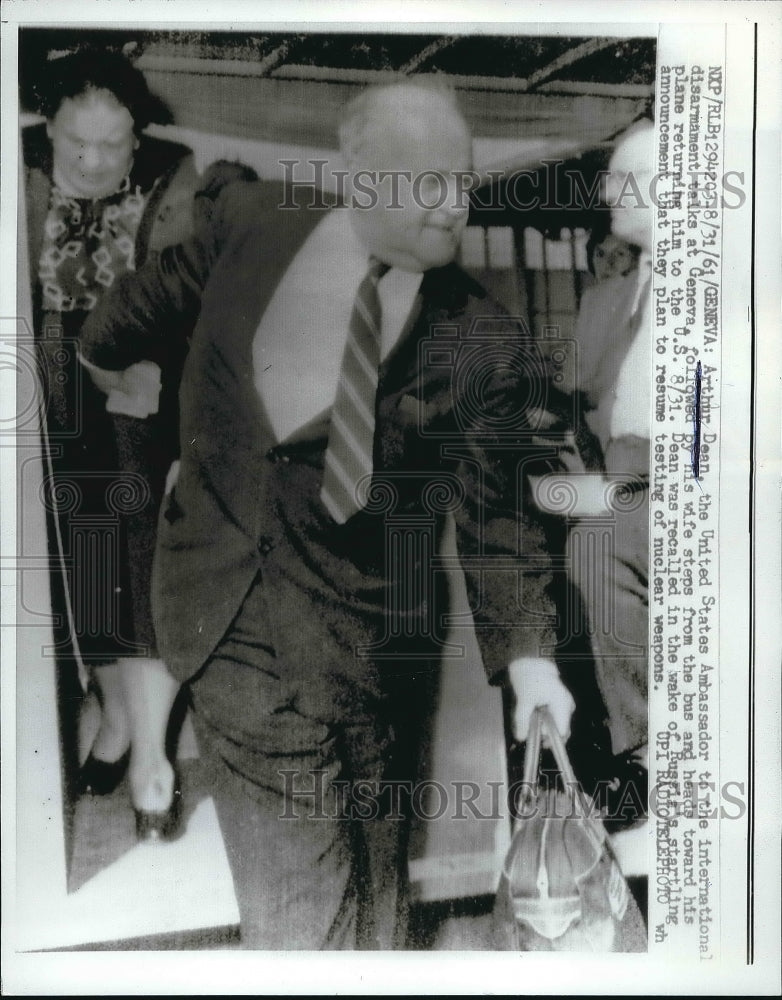 1961 Press Photo Arthur Dean, US Amb to Intl disarmament talks &amp; his wife - Historic Images
