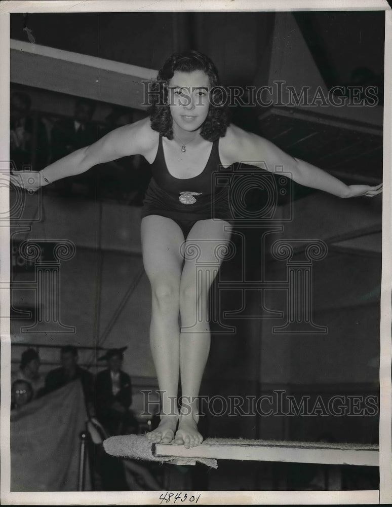 1939 Press Photo Helen Rains, Holder of Senior 500 Yard Freestyle Title - Historic Images