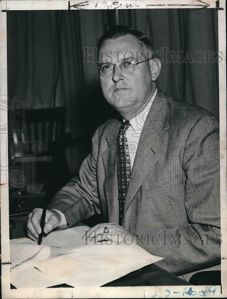 1946 Press Photo Director John Steelman Announces Amendment To Wage Policies - Historic Images