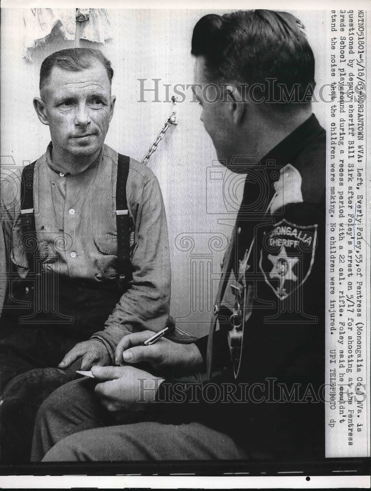 1963 Sheriff Bill Sirk Questions Everly Foley For School Shooting - Historic Images