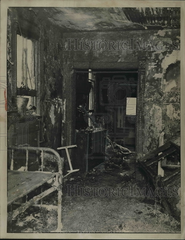 1936 Press Photo The interior of a burned out home&#39;s dining room - Historic Images