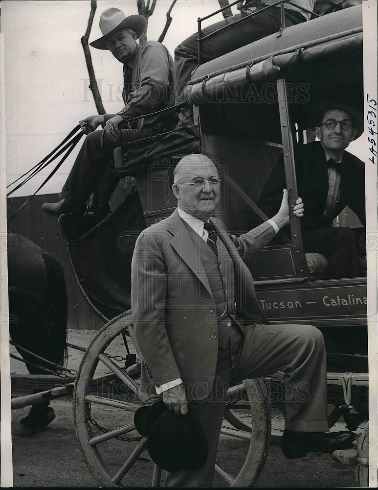 1940 GOP presidential candidate Frank Gannett campaigns in Tuscon - Historic Images