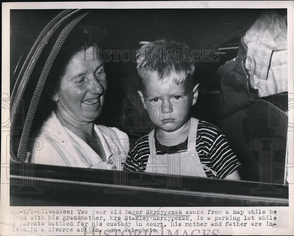 1947 Mrs Stanley Skrzypczak & grandson Roger in Milwaukee, Wis - Historic Images