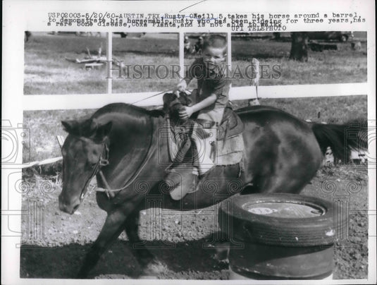 1960 Press Photo Austin, Tx Rusty ONeill on his horse in barrel race - nea98391 - Historic Images