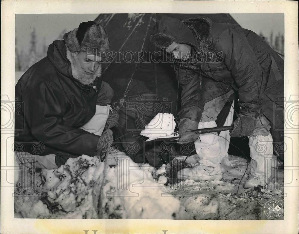 1957 Press Photo Edward Osborn, Paul Grienann, Task Force Frigid Third Battalion - Historic Images
