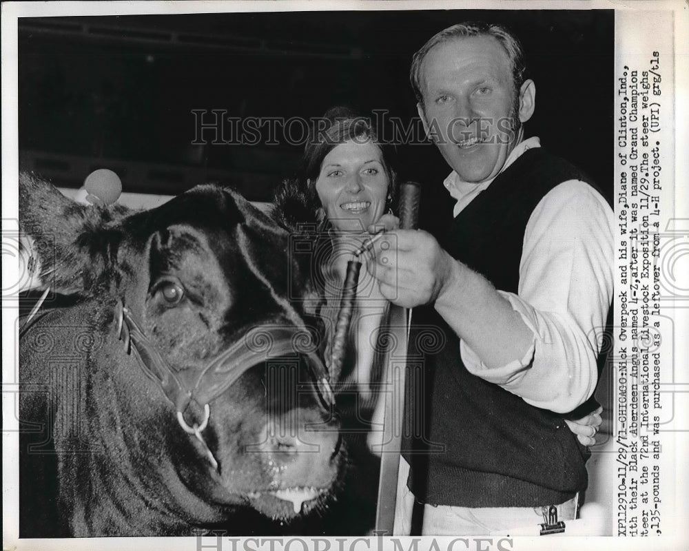 1971 Press Photo Nick Overpeck With Black Angus Named Grand Champion - nea98742-Historic Images