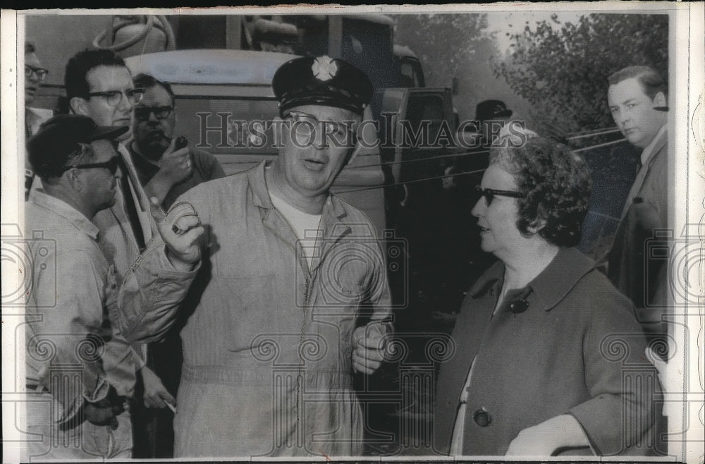 1963 Hazelton, Pa Mrs David Fellin, wife of trapped miner &amp; fireman - Historic Images
