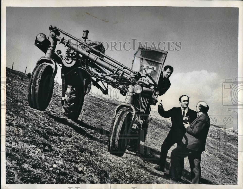 1970 Press Photo georgy Tsotskhadze, Shota Joyan, Z janashia & Russian tractor-Historic Images