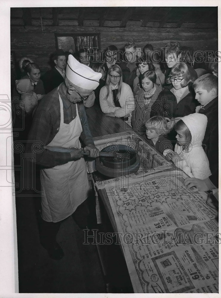 1969 Press Photo Burton, Ohio Maple syrup season festivities - nea99271 - Historic Images