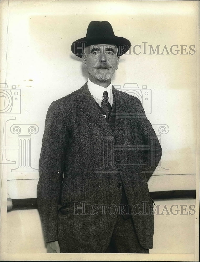1930 Press Photo Esquire Editor Wickam Steed Arriving in New York Port - Historic Images