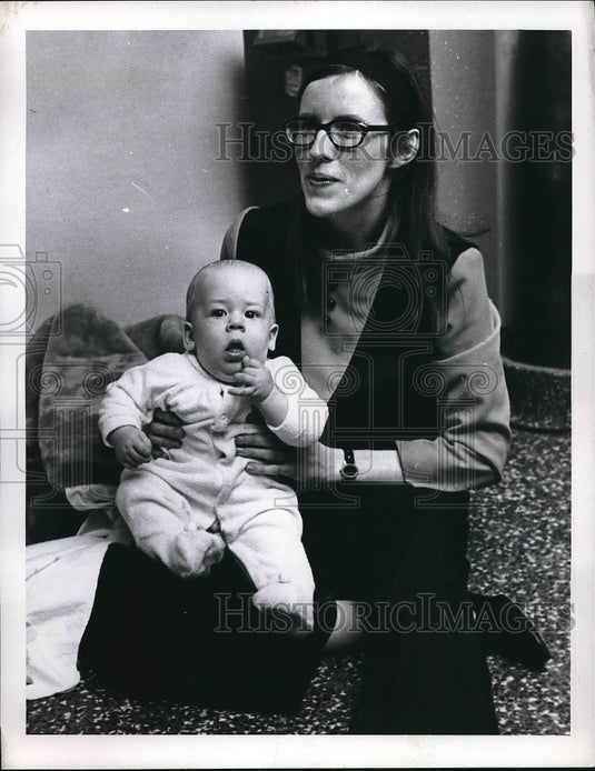 1970 Sherry Sisson and son Mark at Cleveland Terminal.  - Historic Images