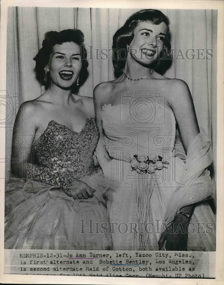 1958 Press Photo Jo Ann Turner and Bobette Bentley  of Maid of Cotton Contest. - Historic Images