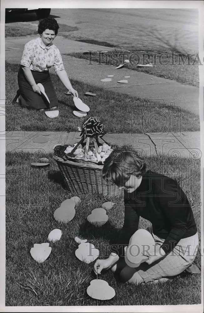 1968 Mrs Bartlett &amp; Mrs Cannon &amp; their bunny track business - Historic Images