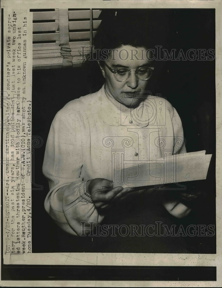 1948 Press Photo Mrs Owen Martinson, UAW pres. private secretary - Historic Images