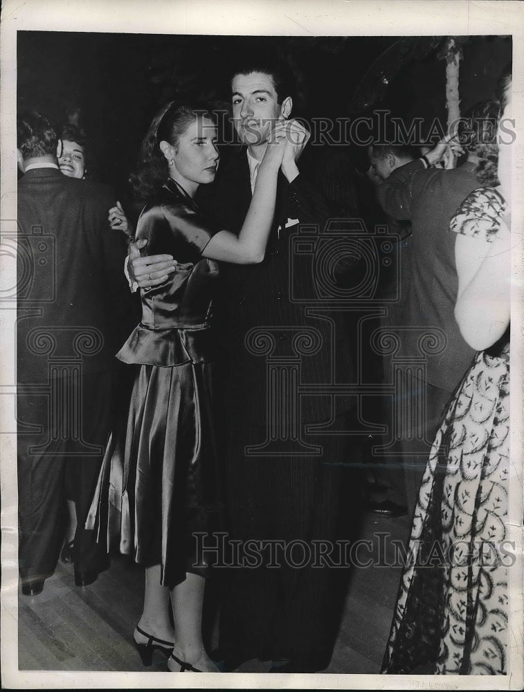 1947 Press Photo Duke and Duchess of Montoro of Spain visit NYC - nea99900-Historic Images