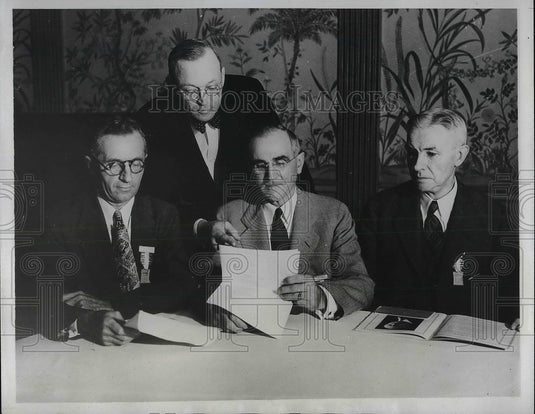 1933 Henry Strickland, JF Bennett,RE Ross,W Collins - Historic Images