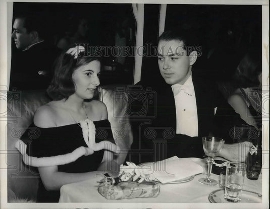 1938 Press Photo Debutante Amateur Night Mr. and Mrs. William Budduth-Historic Images