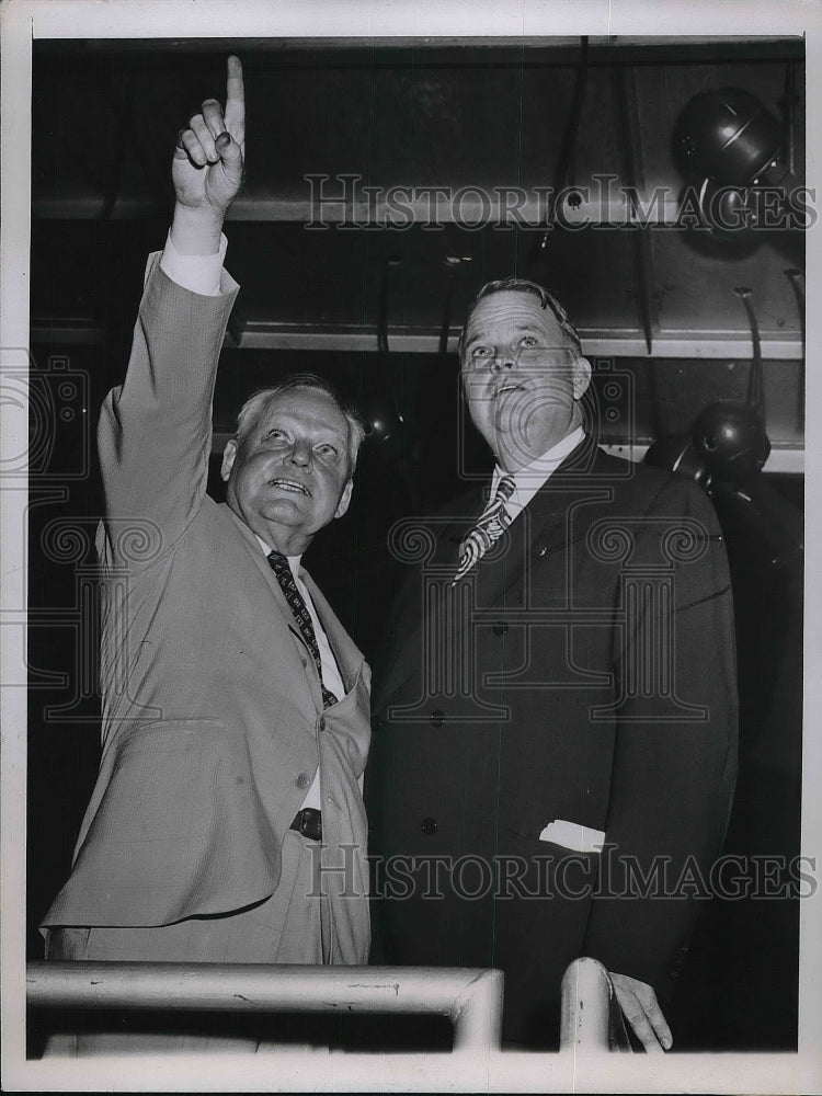1944 Press Photo Ambrose O'Connell Gov. Robert S. Kerr-Historic Images