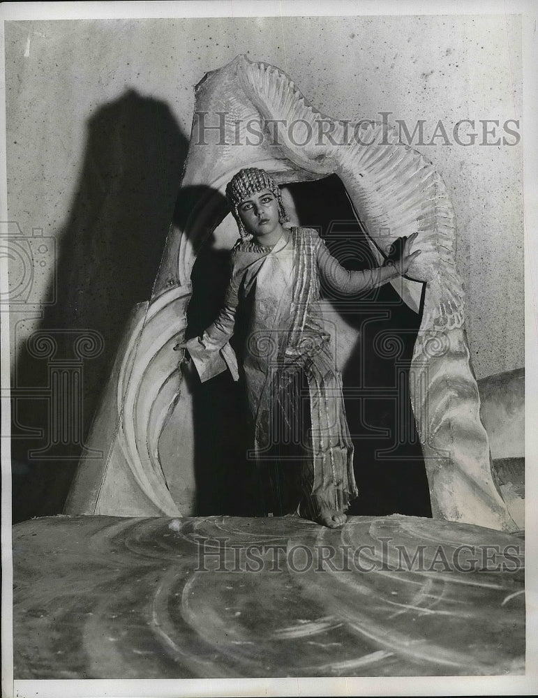 1933 Press Photo Mary Winslow Socialite Child In Shakespeare&#39;s The Tempest - Historic Images