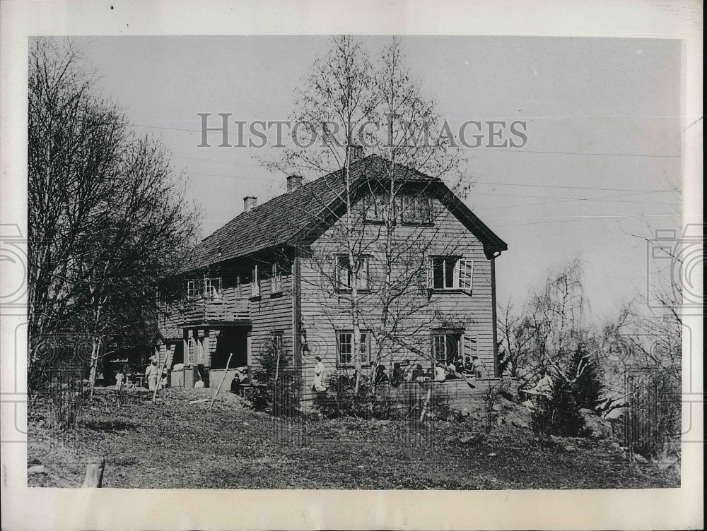 1947 Oslo, Norway, Hasselbakken Hotel for 40 Spanish refugee kids - Historic Images