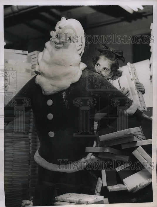 1955 Margaret Schuler & Jolly Old Elf At Fanny Farmer Candies - Historic Images