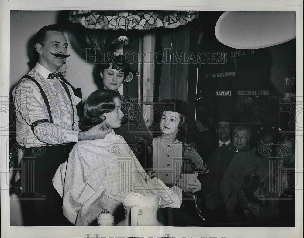 1963 Press Photo Mr. Thom, Mary Crookall, Pamela Giannuzzi and Monica Lopes-Historic Images