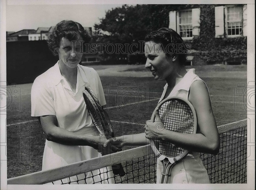 1937 Press Photo Eunice Dean and Millicent Hirsh playing tennis-Historic Images