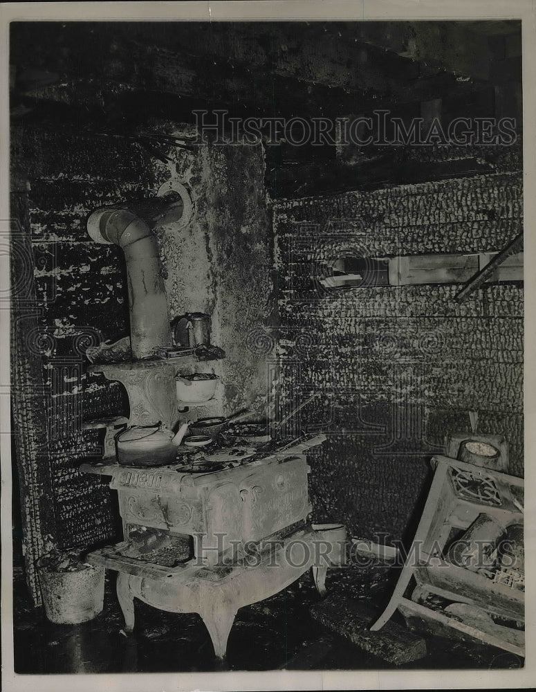 1939 Press Photo interior of the house that caught on fire - Historic Images