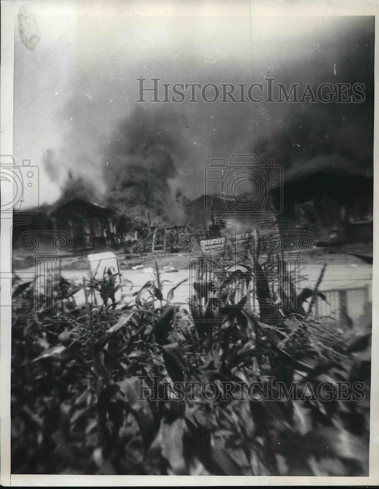 1939 Press Photo A fire that caught seven houses and a church - Historic Images