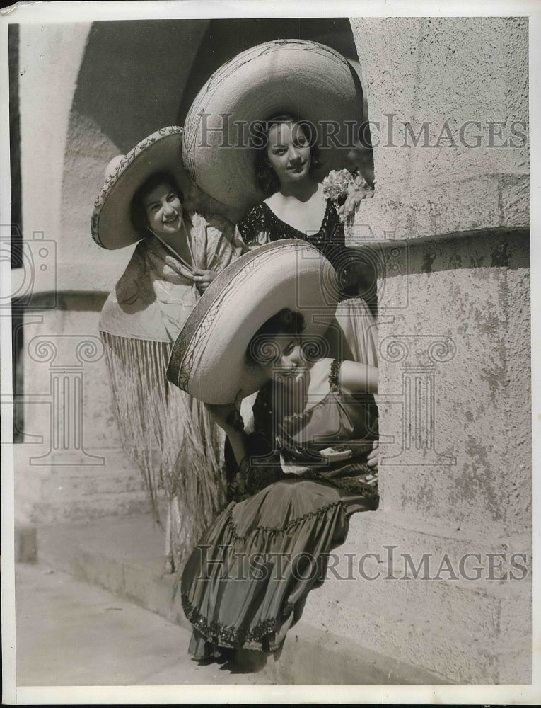 1935 Press Photo Socialites Margurite Barci, Veda Laviras and Mayme Goularts - Historic Images