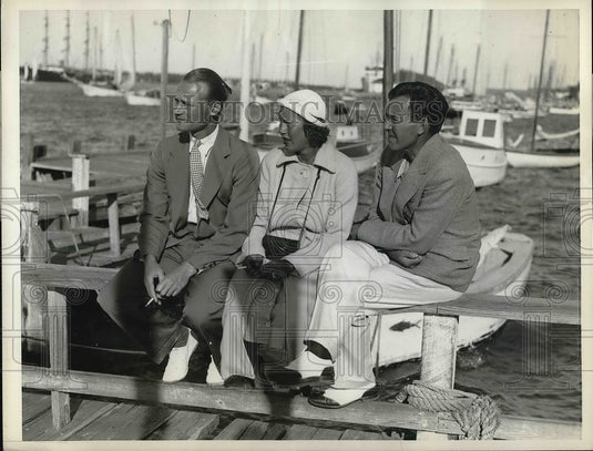 1936 Mr. & Mrs.Richard C.Du Pont at British Colonial Quay. - Historic Images