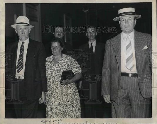 1939 Press Photo Mrs. Providenzi Micciche & Mrs. Jennie Cassetti At Court - Historic Images