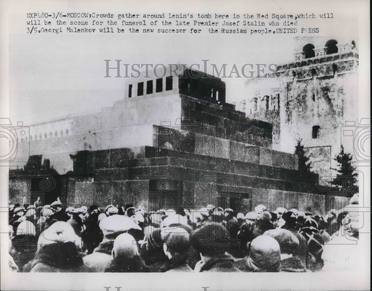 1959 Press Photo Crowds gather at Lenins Tomb in Red sqaure in Moscow - Historic Images