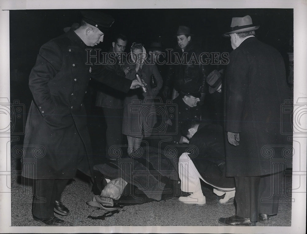 1946 Press Photo Hempstead, NY Stanley Zawrotny hit by auto in the street - Historic Images